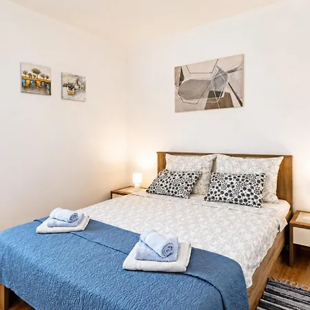 Holiday Home Green Valtura