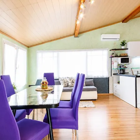 Holiday Home Green * Valtura